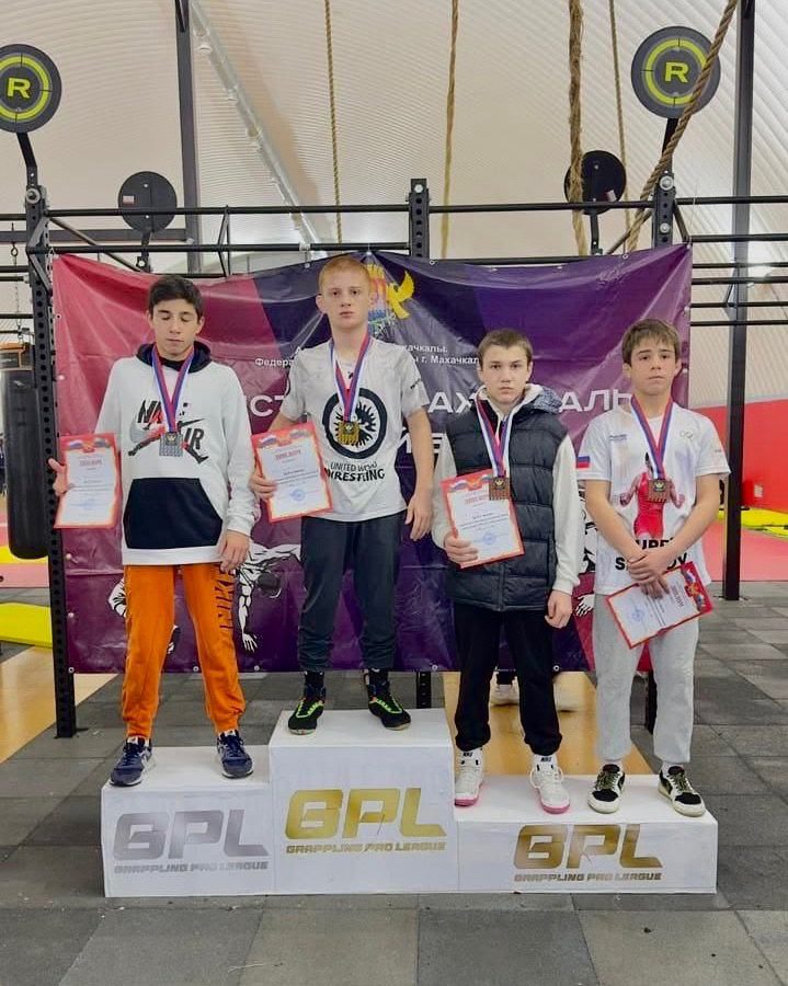 Первенство г. Махачкалы по вольной борьбе 4 Первенство г. Махачкалы по вольной борьбе 3